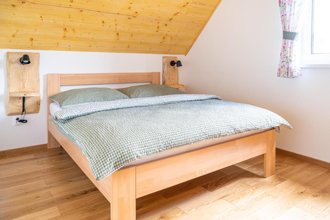 Apartmany Pod Rozsutcom - Zatkov Dvor - Prijazd Do Ubytovania Autom S Pohonom 4X4 Terchová 外观 照片
